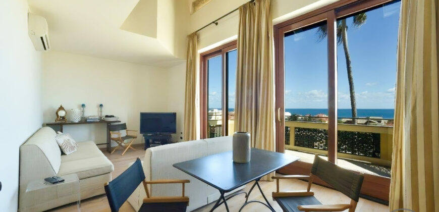 ATTICO SU 2 LIVELLI CON SPLENDIDI TERRAZZI VISTA MARE –  VIA ADELASIA – 500 m DAL MARE – ALASSIO