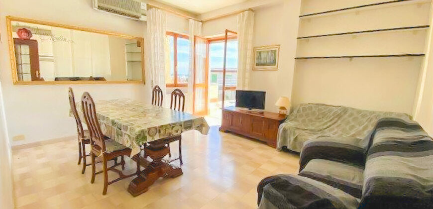 ATTICO CON AMPIO TERRAZZO VISTA MARE + BOX E CANTINA –  VIA IGNAZIO DELL’ORO – 400 m DAL MARE – ALASSIO