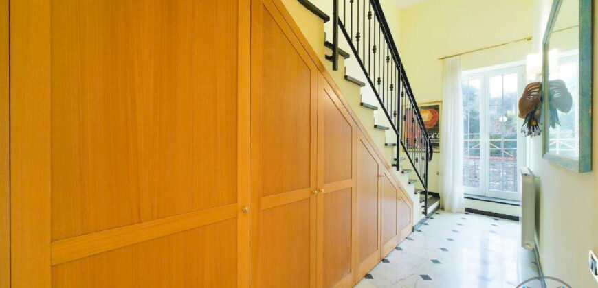 ATTICO CON  AMPIA TERRAZZA E PISCINA VISTA MARE IN VILLA STORICA –  VIA ADELASIA – 2 Km DAL MARE – ALASSIO