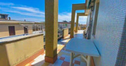 ATTICO CON AMPIO TERRAZZO VISTA MARE + BOX E CANTINA –  VIA IGNAZIO DELL’ORO – 400 m DAL MARE – ALASSIO