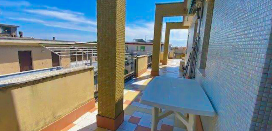 ATTICO CON AMPIO TERRAZZO VISTA MARE + BOX E CANTINA –  VIA IGNAZIO DELL’ORO – 400 m DAL MARE – ALASSIO