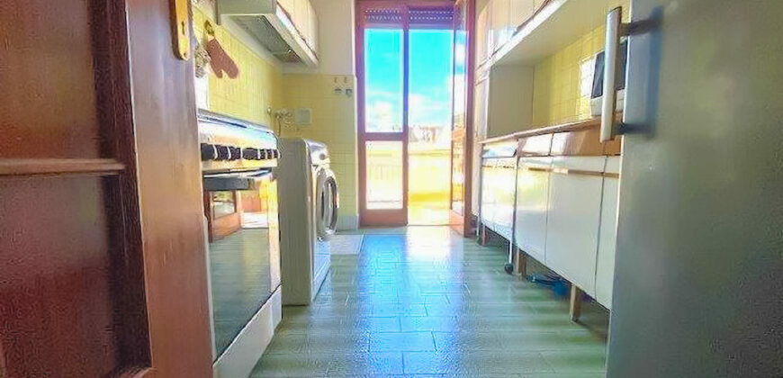 ATTICO CON AMPIO TERRAZZO VISTA MARE + BOX E CANTINA –  VIA IGNAZIO DELL’ORO – 400 m DAL MARE – ALASSIO