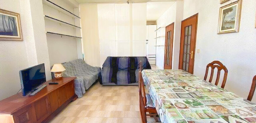 ATTICO CON AMPIO TERRAZZO VISTA MARE + BOX E CANTINA –  VIA IGNAZIO DELL’ORO – 400 m DAL MARE – ALASSIO