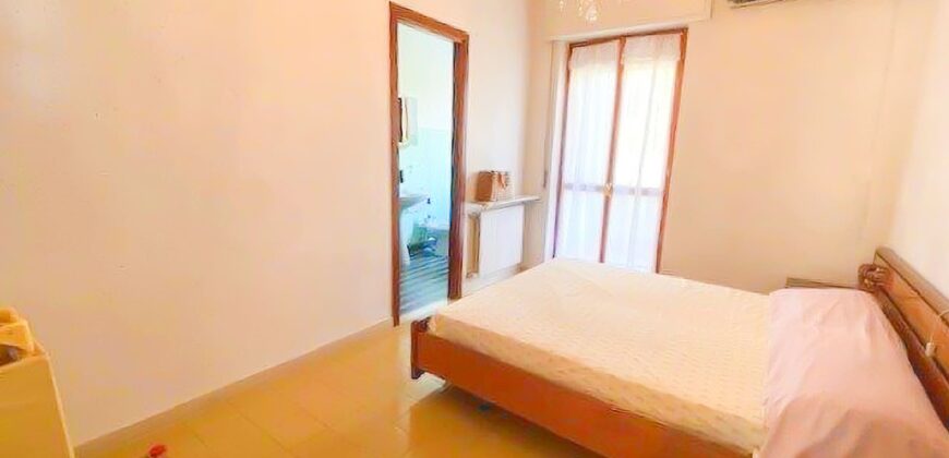 ATTICO CON AMPIO TERRAZZO VISTA MARE + BOX E CANTINA –  VIA IGNAZIO DELL’ORO – 400 m DAL MARE – ALASSIO