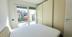 QUADRILOCALE RISTRUTTURATO CON DOPPIO TERRAZZO + LASTRICO SOLARE + MAGAZZINO + BOX AUTO –  VIA GEROLAMO GASTALDI – 650 m DAL MARE – ALASSIO