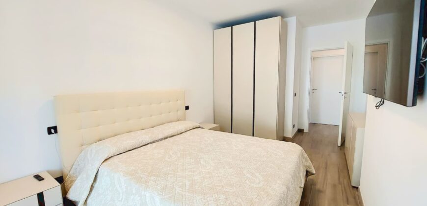QUADRILOCALE RISTRUTTURATO CON DOPPIO TERRAZZO + LASTRICO SOLARE + MAGAZZINO + BOX AUTO –  VIA GEROLAMO GASTALDI – 650 m DAL MARE – ALASSIO
