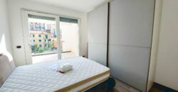 QUADRILOCALE RISTRUTTURATO CON DOPPIO TERRAZZO + LASTRICO SOLARE + MAGAZZINO + BOX AUTO –  VIA GEROLAMO GASTALDI – 650 m DAL MARE – ALASSIO