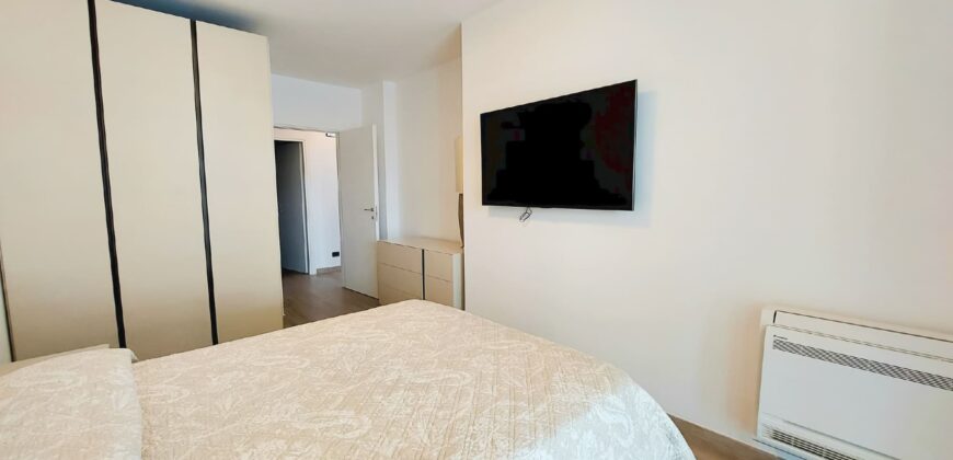 QUADRILOCALE RISTRUTTURATO CON DOPPIO TERRAZZO + LASTRICO SOLARE + MAGAZZINO + BOX AUTO –  VIA GEROLAMO GASTALDI – 650 m DAL MARE – ALASSIO