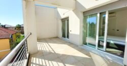 QUADRILOCALE RISTRUTTURATO CON DOPPIO TERRAZZO + LASTRICO SOLARE + MAGAZZINO + BOX AUTO –  VIA GEROLAMO GASTALDI – 650 m DAL MARE – ALASSIO