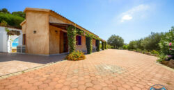 VILLA CON PISCINA IMMERSA NEL VERDE –  VIALE CUGNANA – COSTA SMERALDA – OLBIA