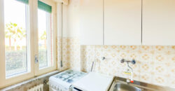 MONOLOCALE RISTRUTTURATO ED ARREDATO CON BALCONE E VISTA APERTA –  VIA TICINO – 250 m DAL MARE – BORGHETTO SANTO SPIRITO