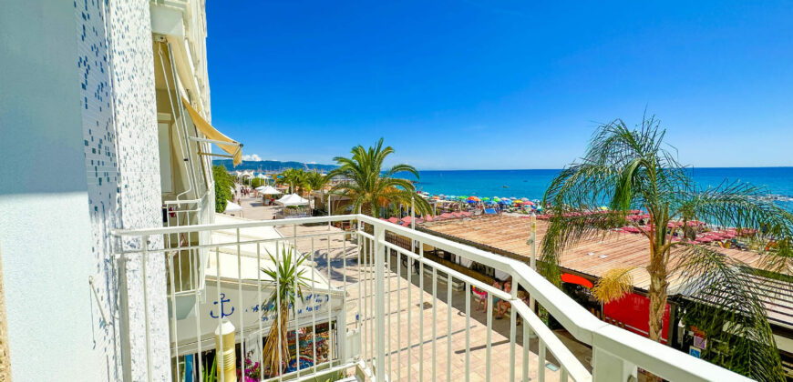 TRILOCALE CON DOPPIO BALCONE SUL MARE –  FRONTE MARE – LUNGOMARE MATTEOTTI – BORGHETTO SANTO SPIRITO