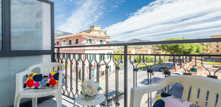 MONOLOCALE RISTRUTTURATO ED ARREDATO CON AMPIO BALCONE E VISTA APERTA –  VIA RAFFAELLO  – 400 m DAL MARE – BORGHETTO SANTO SPIRITO