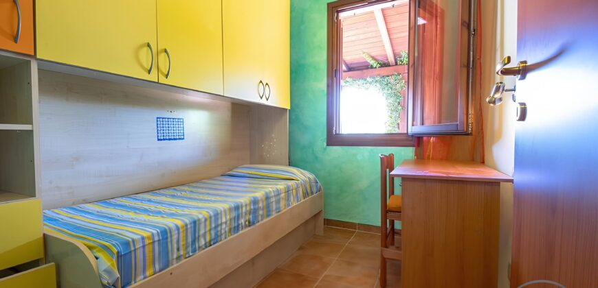VILLA CON PISCINA IMMERSA NEL VERDE –  VIALE CUGNANA – COSTA SMERALDA – OLBIA