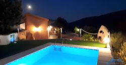 VILLA CON PISCINA IMMERSA NEL VERDE –  VIALE CUGNANA – COSTA SMERALDA – OLBIA