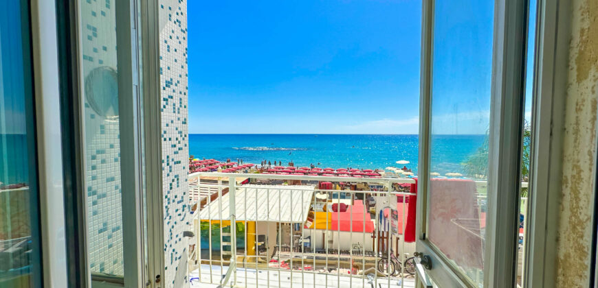 TRILOCALE CON DOPPIO BALCONE SUL MARE –  FRONTE MARE – LUNGOMARE MATTEOTTI – BORGHETTO SANTO SPIRITO