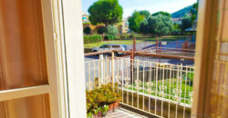 BILOCALE CON BALCONE ANGOLARE E VISTA APERTA – 400 m DAL MARE – BORGHETTO SANTO SPIRITO