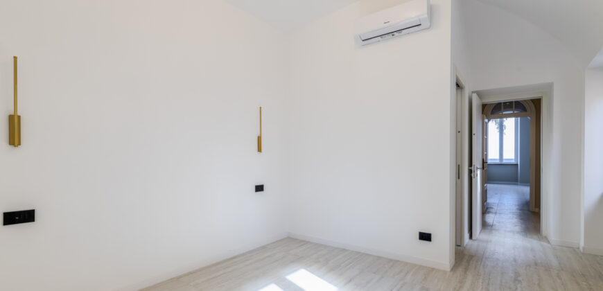 TRILOCALE COMPLETAMENTE RISTRUTTURATO E AFFACCIATO SUL MARE – VIA ROMA – ALASSIO