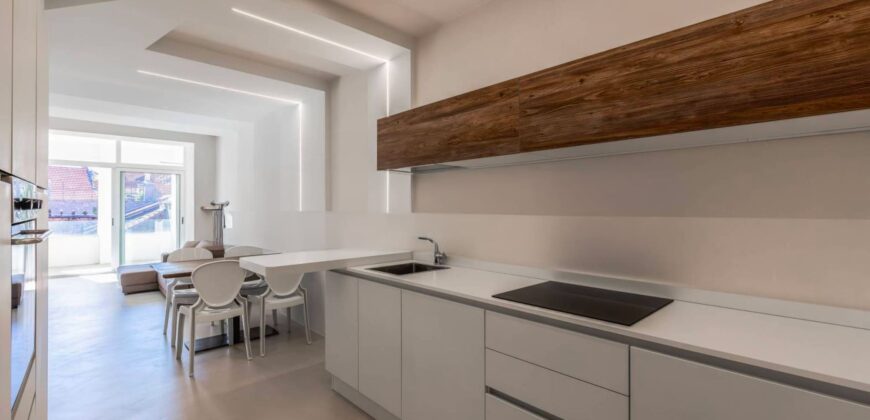 TRILOCALE CON TERRAZZINO, COMPLETAMENTE RISTRUTTURATO ED ARREDATO – VIA DANTE ALIGHIERI – 100 m DAL MARE – ALASSIO