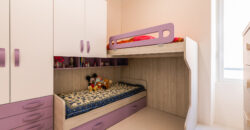 TRILOCALE CON TERRAZZINO, COMPLETAMENTE RISTRUTTURATO ED ARREDATO – VIA DANTE ALIGHIERI – 100 m DAL MARE – ALASSIO