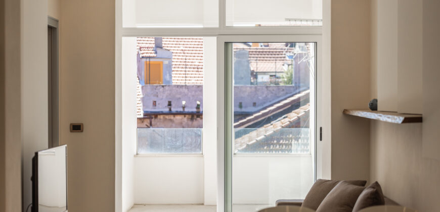 TRILOCALE CON TERRAZZINO, COMPLETAMENTE RISTRUTTURATO ED ARREDATO – VIA DANTE ALIGHIERI – 100 m DAL MARE – ALASSIO