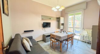 BILOCALE RISTRUTTURATO CON DOPPIO BALCONE –  VIA GIARDINI – 500 m DAL MARE – BORGHETTO SANTO SPIRITO