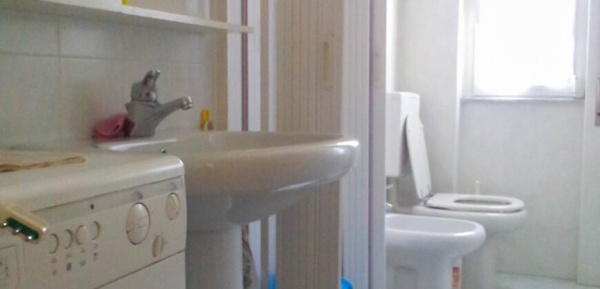 BILOCALE CON BALCONE VISTA MARE E VISTA APERTA –  CORSO EUROPA – 80 m DAL MARE – BORGHETTO SANTO SPIRITO