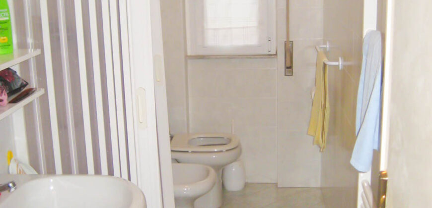 BILOCALE CON BALCONE VISTA MARE E VISTA APERTA –  CORSO EUROPA – 80 m DAL MARE – BORGHETTO SANTO SPIRITO