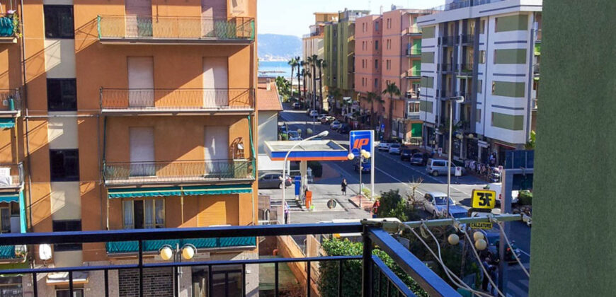 BILOCALE CON BALCONE VISTA MARE E VISTA APERTA –  CORSO EUROPA – 80 m DAL MARE – BORGHETTO SANTO SPIRITO