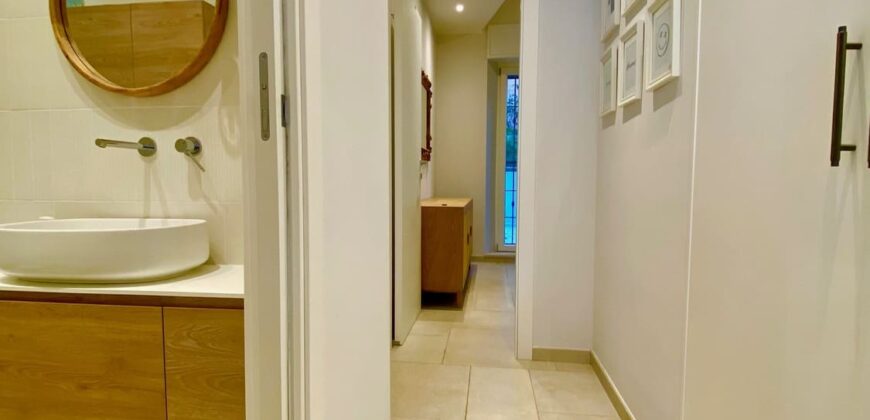 TRILOCALE COMPLETAMENTE RITRUTTURATO ED ARREDATO CON AMPIO TERRAZZO –  VIA IGNAZIO DELL’ORO  –  750 m DAL MARE – ALASSIO