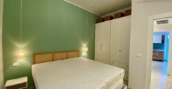 TRILOCALE COMPLETAMENTE RITRUTTURATO ED ARREDATO CON AMPIO TERRAZZO –  VIA IGNAZIO DELL’ORO  –  750 m DAL MARE – ALASSIO