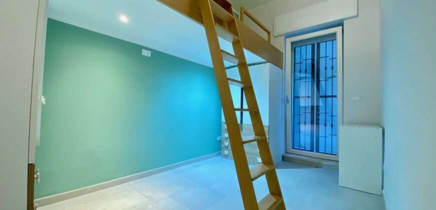 TRILOCALE COMPLETAMENTE RITRUTTURATO ED ARREDATO CON AMPIO TERRAZZO –  VIA IGNAZIO DELL’ORO  –  750 m DAL MARE – ALASSIO