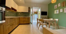 TRILOCALE COMPLETAMENTE RITRUTTURATO ED ARREDATO CON AMPIO TERRAZZO –  VIA IGNAZIO DELL’ORO  –  750 m DAL MARE – ALASSIO