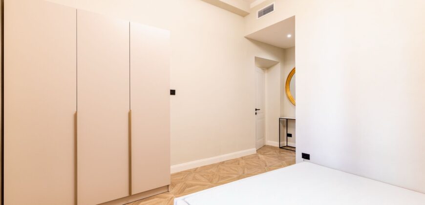 QUADRILOCALE COMPLETAMENTE RISTRUTTURATO ED ARREDATO –  BORGO COSCIA – 50 m DAL MARE – ALASSIO