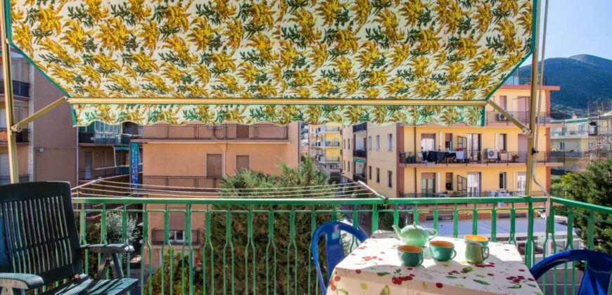 TRILOCALE CON DOPPIO BALCONE –  VIA DANTE – 150 m DAL MARE – BORGHETTO SANTO SPIRITO