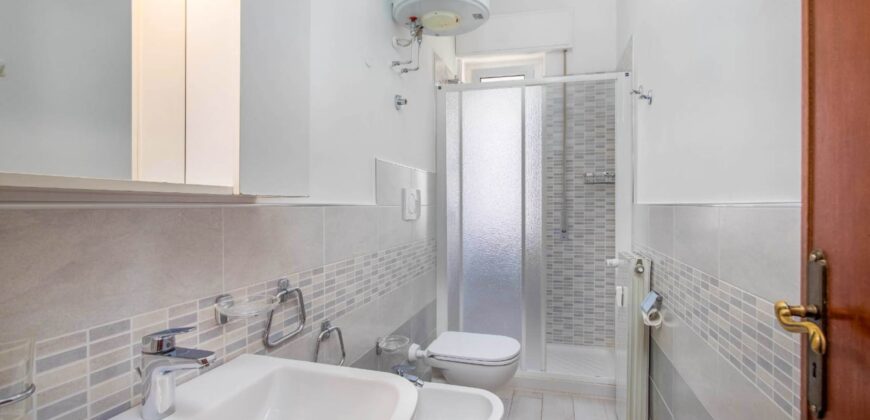 TRILOCALE CON DOPPIO BALCONE –  VIA DANTE – 150 m DAL MARE – BORGHETTO SANTO SPIRITO