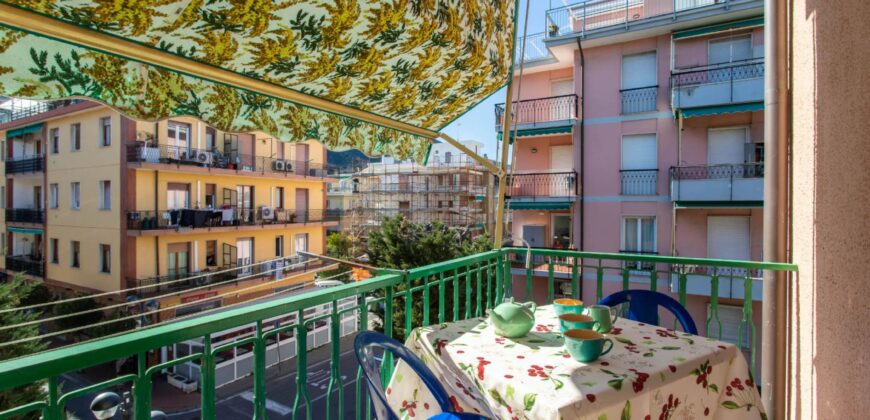 TRILOCALE CON DOPPIO BALCONE –  VIA DANTE – 150 m DAL MARE – BORGHETTO SANTO SPIRITO