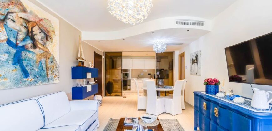 TRILOCALE RISTRUTTURATO CON TERRAZZO PANORAMICO VISTA MARE E BOX AUTO – VIA PRIVATA CAZULINI – 1,7 Km DAL MARE – ALASSIO
