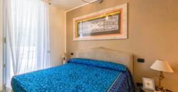 TRILOCALE RISTRUTTURATO CON TERRAZZO PANORAMICO VISTA MARE E BOX AUTO – VIA PRIVATA CAZULINI – 1,7 Km DAL MARE – ALASSIO