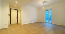 TRILOCALE RISTRUTTURATO CON DOPPIO BALCONE –  VIA BOGLIOLO – 250 m DAL MARE – ALASSIO