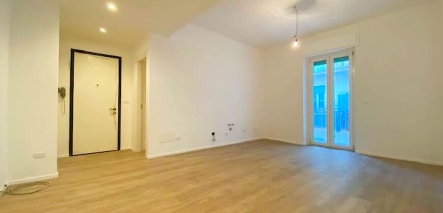 TRILOCALE RISTRUTTURATO CON DOPPIO BALCONE –  VIA BOGLIOLO – 250 m DAL MARE – ALASSIO