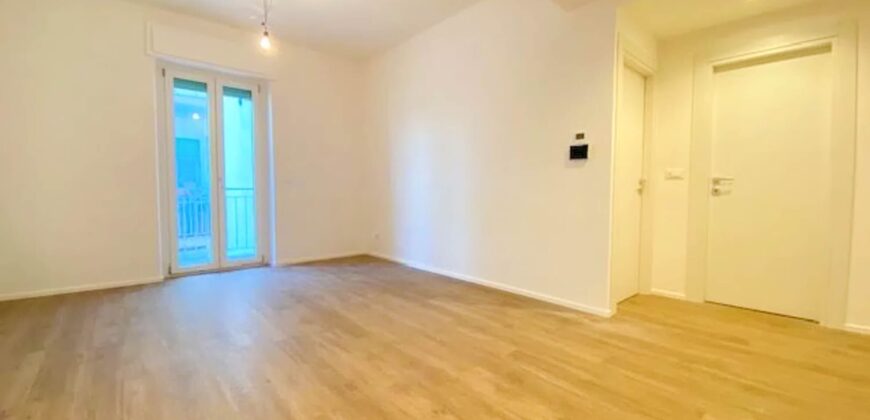 TRILOCALE RISTRUTTURATO CON DOPPIO BALCONE –  VIA BOGLIOLO – 250 m DAL MARE – ALASSIO