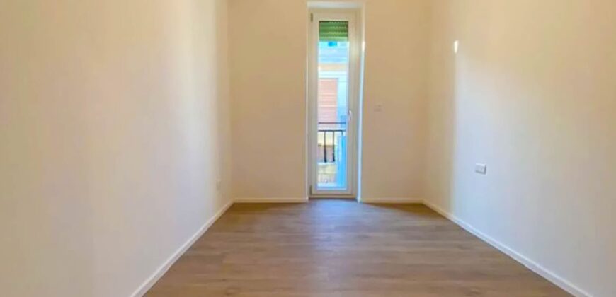 TRILOCALE RISTRUTTURATO CON DOPPIO BALCONE –  VIA BOGLIOLO – 250 m DAL MARE – ALASSIO