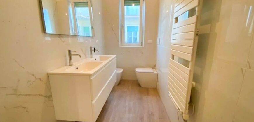 TRILOCALE RISTRUTTURATO CON DOPPIO BALCONE –  VIA BOGLIOLO – 250 m DAL MARE – ALASSIO