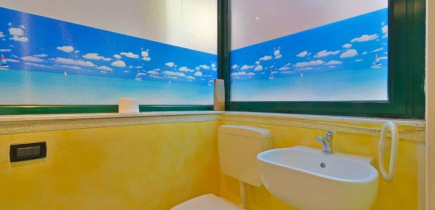 TRILOCALE CON TERRAZZINO VISTA MARE –  VIA AURELIA – 500 m DAL MARE – ROLLO (ANDORA)