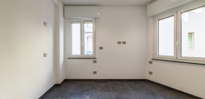 TRILOCALE COMPLETAMENTE RISTRUTTURATO ED ARREDATO –  VIA DON PICCAGLI – 50 m DAL MARE – ALASSIO