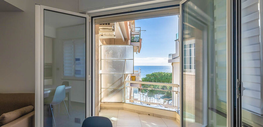 BILOCALE CON BALCONE VISTA MARE – VIA DON PICCAGLI – 50 m DAL MARE – ALASSIO