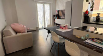 TRILOCALE COMPLETAMENTE RISTRUTTURATO CON TERRAZZO PANORAMICO, BOX AUTO E CANTINA ANNESSA –  VIALE HANBURY – 50 m DAL MARE – ALASSIO