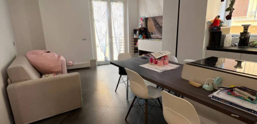 TRILOCALE COMPLETAMENTE RISTRUTTURATO CON TERRAZZO PANORAMICO, BOX AUTO E CANTINA ANNESSA –  VIALE HANBURY – 50 m DAL MARE – ALASSIO