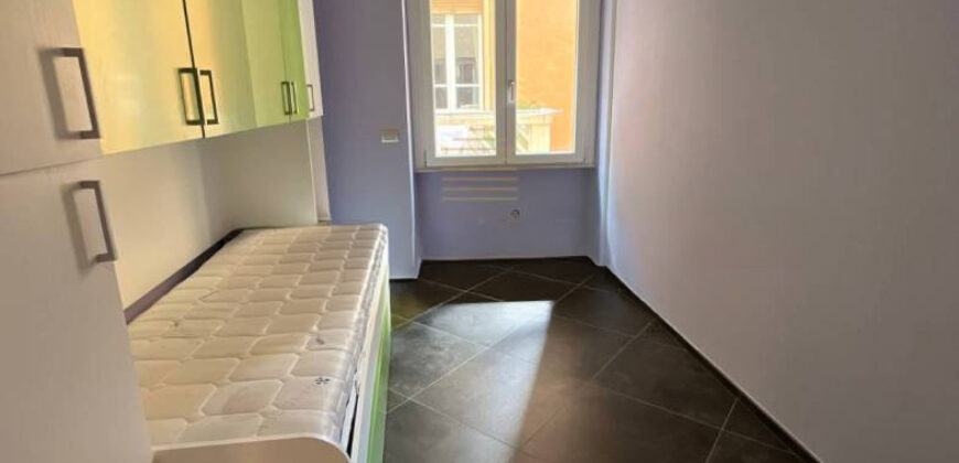 TRILOCALE COMPLETAMENTE RISTRUTTURATO CON TERRAZZO PANORAMICO, BOX AUTO E CANTINA ANNESSA –  VIALE HANBURY – 50 m DAL MARE – ALASSIO